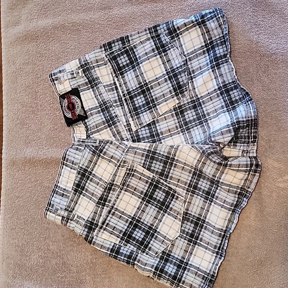 JUNIOR SHORTS SZ SMALL - Picture 2 of 4